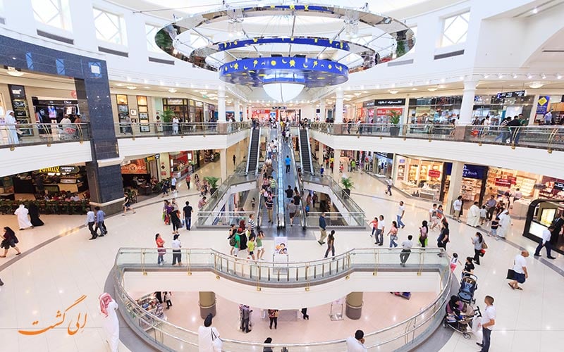 یکی از قدیمی ترین مراکز خرید دبی قبل از مراکزی نظیر ابن بطوطه، امارات مال و دبی مال، سنتردیره نیز بوده است.