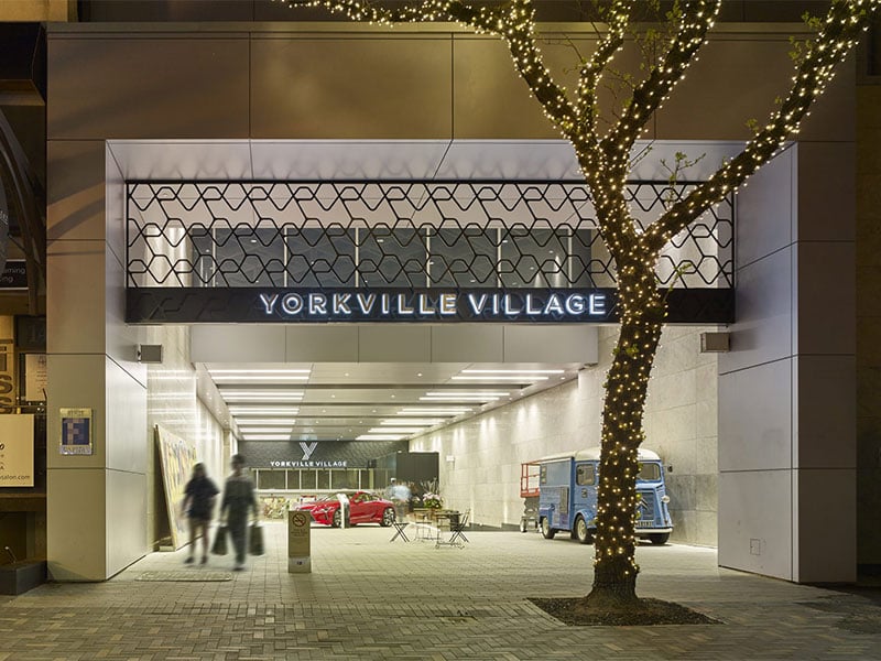 مرکز خرید یورک¬ویل-ویلج در کانادا